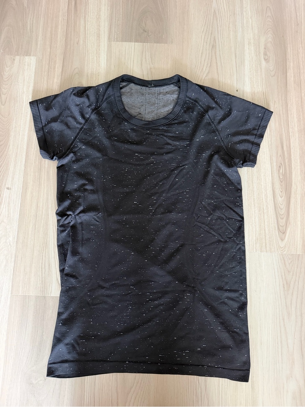 lululemon athletica Black Speckled Short Sleeve Tee